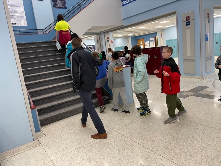 Lowell Elementary 4th Graders visited Raymond Park today for tours, snack, raffles, and tons of questions! Each 4th Grader went home with a RPIMS string bag. Our 8th Graders led tours and RPIMS cheerleaders along with a Band performance was a hit!