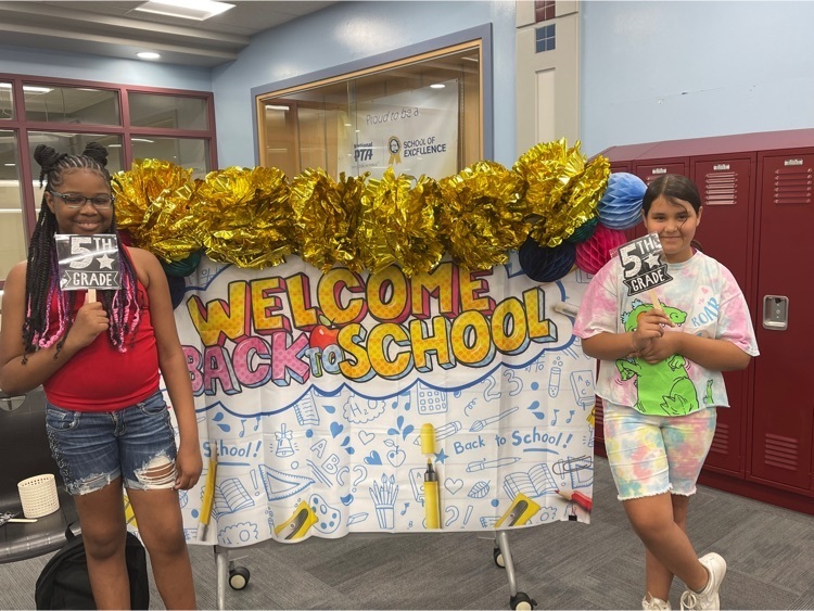 Back to School night at RPIMS was a great night for a selfie! What a great night of Ranger Pride…and meeting teachers!
