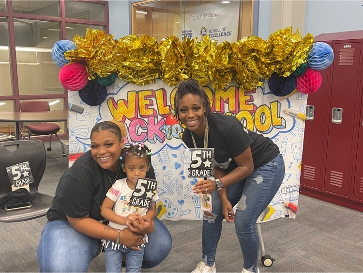 Back to School night at RPIMS was a great night for a selfie! What a great night of Ranger Pride…and meeting teachers!